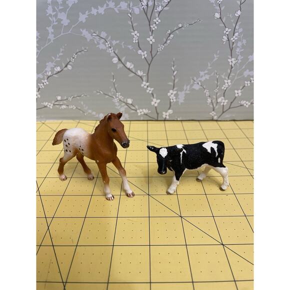 Schleich HOLSTEIN CALF Baby Cow & APPALOOSA FOAL Baby Horse Farm Figures Toys - Picture 1 of 12